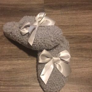 UGG Addison slipper